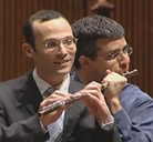 Musicos inseparables comparten flauta