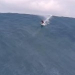 Surfeando una ola de 65 metros